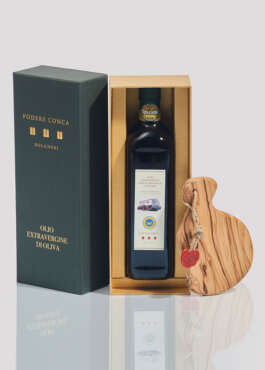 Open gift box, Organic Extra Virgin Olive Oil and cutting board
